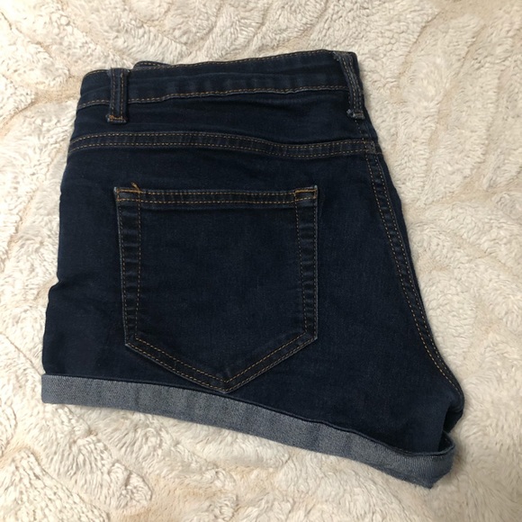 Jeans shorts - Picture 3 of 3